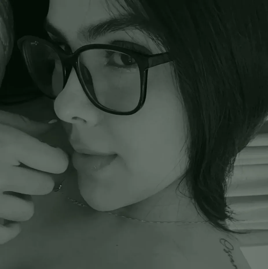 Anja, 23