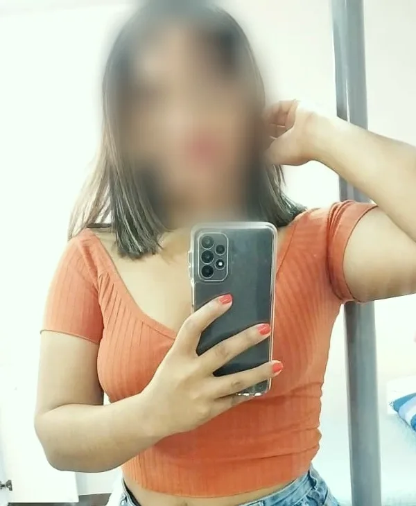Emily, 26