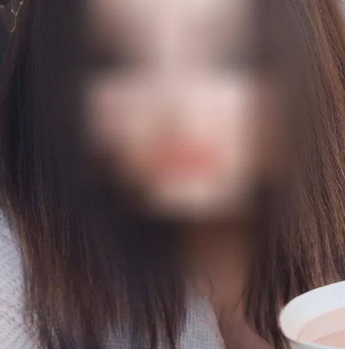 Neele, 23