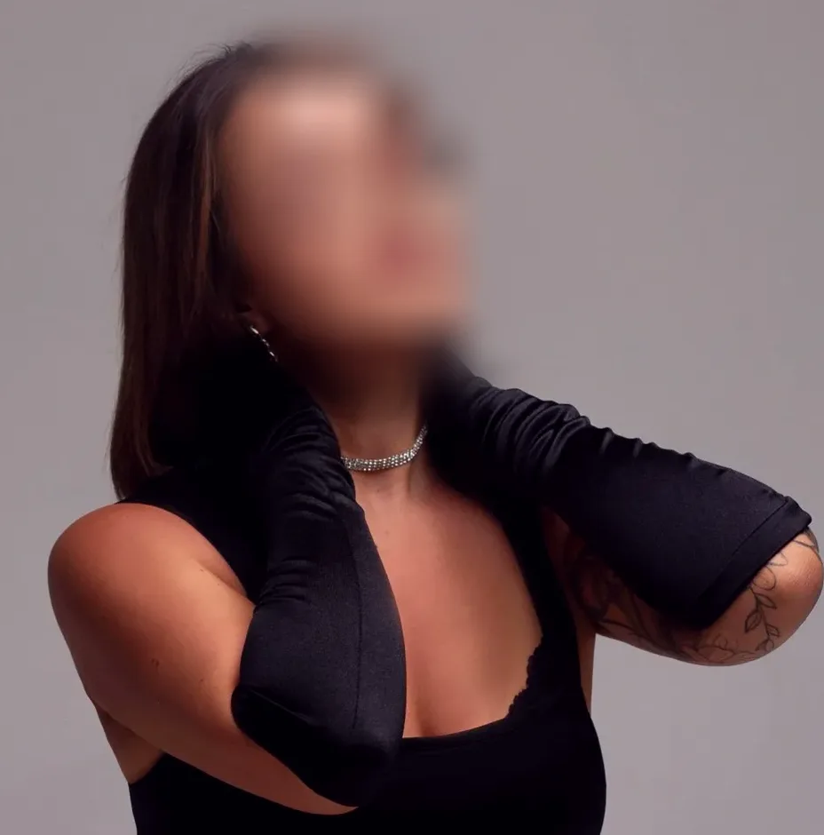 Vivien, 31